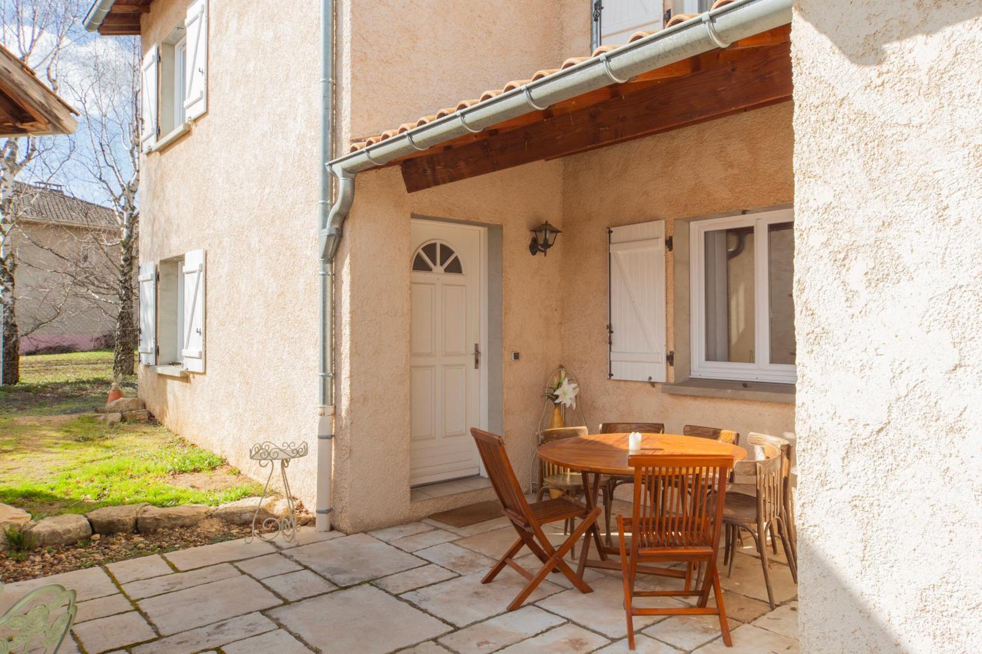 Panda Home Quincié-en-Beaujolais Екстериор снимка